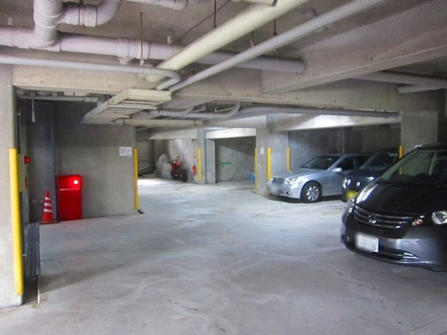 プリオーレ須磨の駐車場