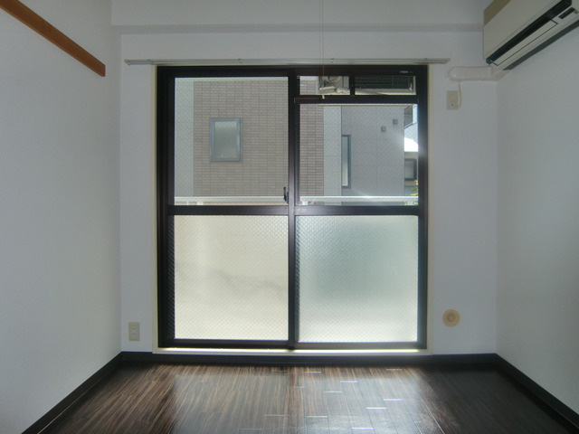 ライフピアモア六甲の洋室