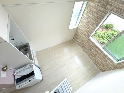 【居間・リビング】 | ユナイト伊勢佐木町ブルースター | ２面採光で明るい居室