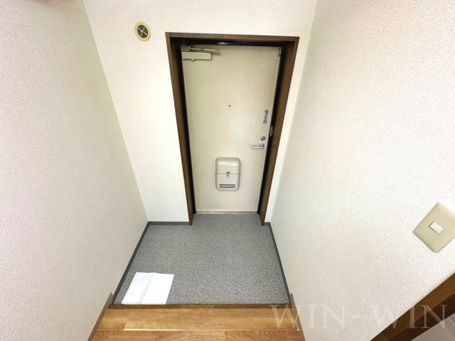 エクシード松山の玄関