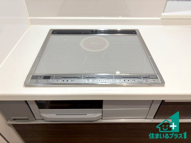 ●天理市柳本町　第7期　新築一戸建ての設備|火を使わないので、安心なＩＨコンロ！でこぼこが無い構造なので、掃除もしやすく清潔に保てます！