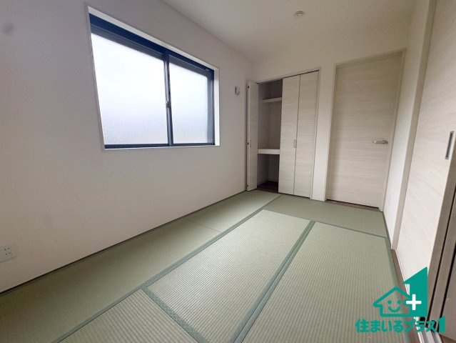 ●天理市柳本町　第7期　新築一戸建ての和室|一室あると便利な和室は客間としてだけでなく、小さなお子様のプレイルームや食後のくつろぎスペースとしてもご利用いただけます。収納もついていますので大活躍間違いなし！