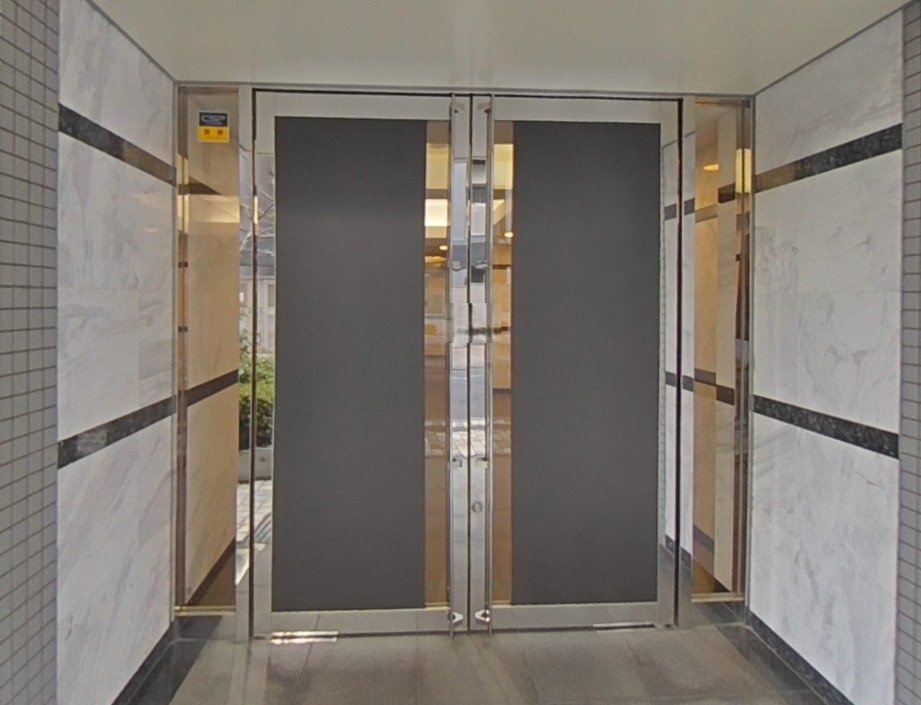 レジディア新宿イーストⅢのエントランス