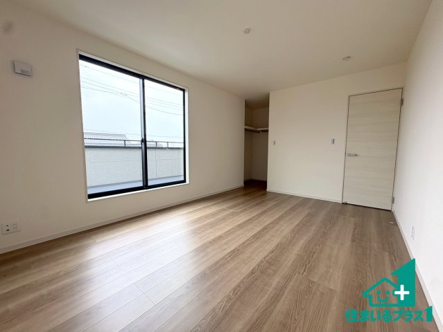 ●天理市柳本町　第7期　新築一戸建ての洋室|シンプルな洋室は、自分好みのインテリアが楽しめます♪ご家族とインテリアや家具を選びに行くのは物件購入時の醍醐味の一つです。ぜひお楽しみください♪