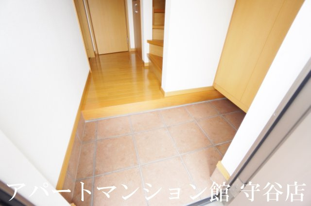 シャルドミールの玄関