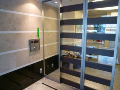 ヒューマンハイム蔵前のエントランス