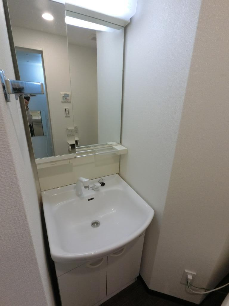 ヒューマンハイム蔵前の独立洗面台