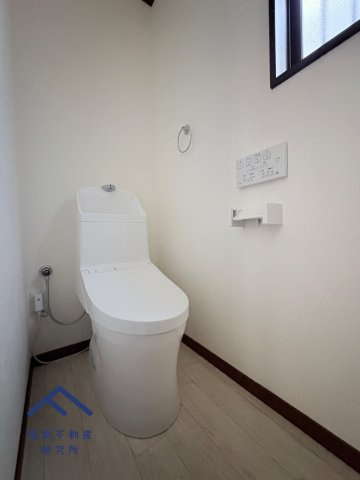 東区若宮２丁目　戸建てのトイレ