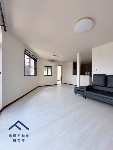 東区若宮２丁目　戸建ての居間・リビング