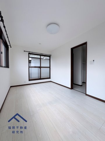 東区若宮２丁目　戸建ての洋室