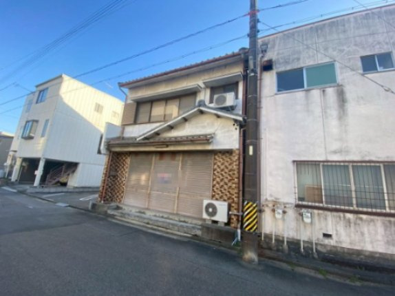 中岡崎町清水様住居付貸店舗の外観