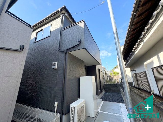 ●19(土)～23(水)現地案内可能！　天理市柳本町　全3邸の前面道路含む現地写真|周辺は閑静な住宅街！前面道路広々で車の出し入れも便利です。駐車が苦手な方でも安心して車庫入れできます！　