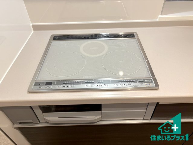 ●19(土)～23(水)現地案内可能！　天理市柳本町　全3邸の設備|火を使わないので、安心なＩＨコンロ！でこぼこが無い構造なので、掃除もしやすく清潔に保てます！