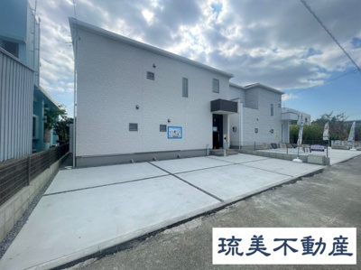 【外観】 | 南城市玉城糸数4期（全2棟）ラスト2号棟 | 2号棟　並列駐車3台完備♪