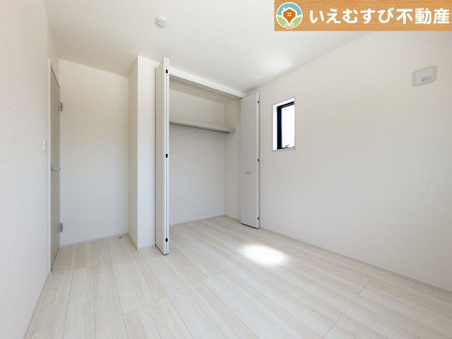 Livele Garden.S　上里町七本木第6の洋室|ナチュラルな色合いでシンプルな内装
シンプルな内装のお家なので飽きが来ずコーディネートも楽しそうですね♪