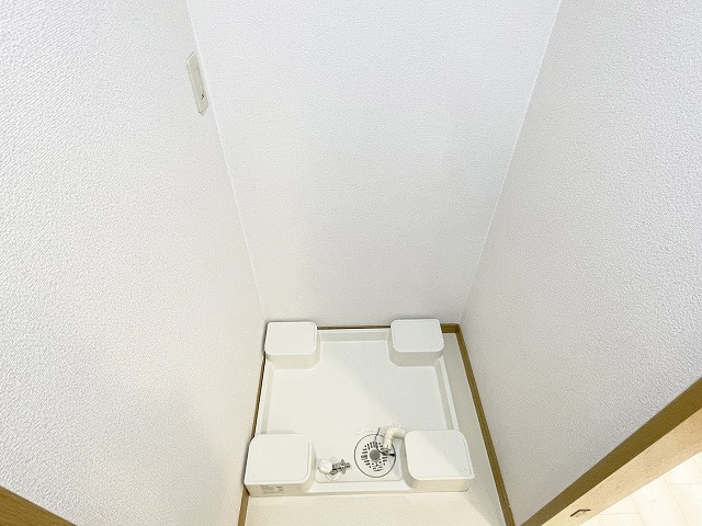 【設備】 | クーラン・デイル | 洗濯機置き場（同物件別室の写真です）