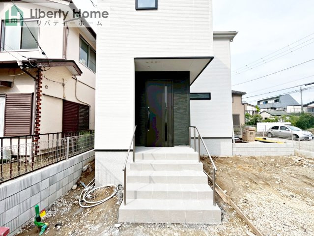 取手市新取手2丁目　新築戸建のエントランス