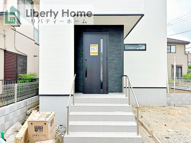 取手市新取手2丁目　新築戸建のエントランス