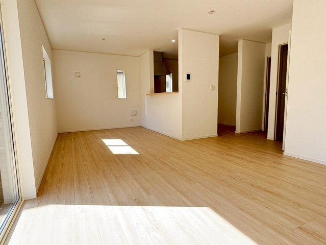 柏市戸張　新築戸建て１号棟の居間・リビング|2026年4月12日撮影