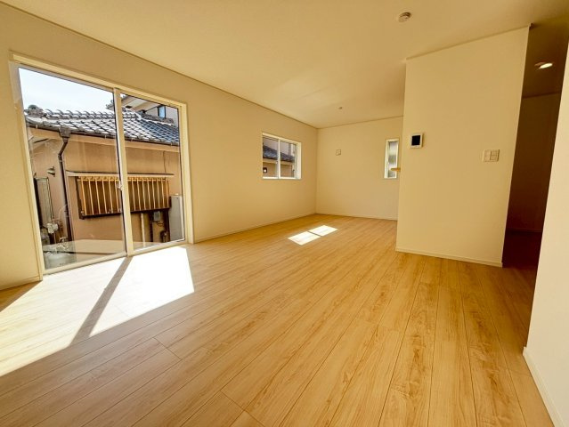 柏市戸張　新築戸建て１号棟の居間・リビング|2026年4月12日撮影