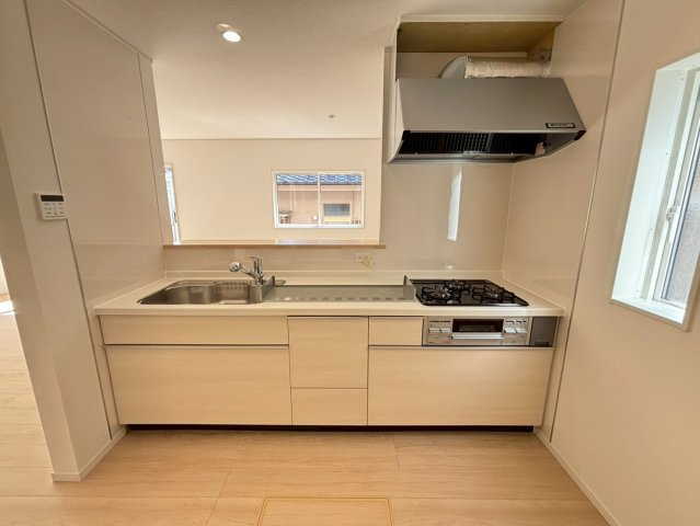 柏市戸張　新築戸建て１号棟のキッチン|2026年4月12日撮影