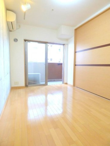 【居間・リビング】アーバングリーン神戸元町(旧アーデンタワー神戸元町)