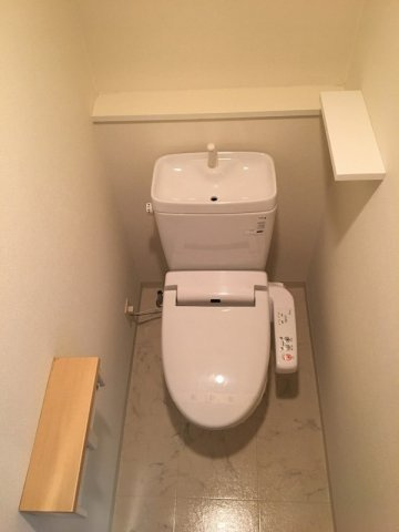 【トイレ】アーバングリーン神戸元町(旧アーデンタワー神戸元町)