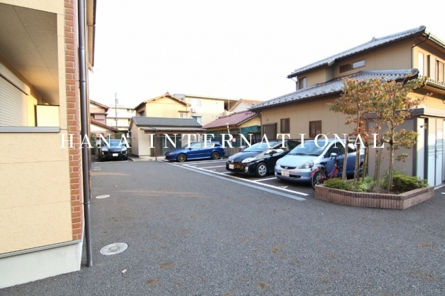 ディリジェント・サトウの駐車場