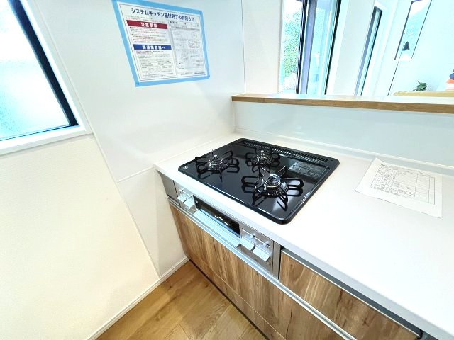 【キッチン】 | 春日市天神山7丁目1期　1号棟（全2棟）【仲介手数料無料・0円】 | 現地写真。