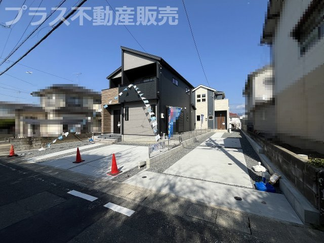 【玄関】 | 春日市天神山7丁目1期　1号棟（全2棟）【仲介手数料無料・0円】 | 現地写真。