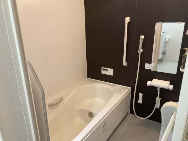 我孫子市高野山　中古戸建ての浴室