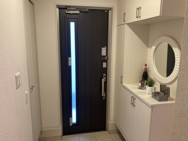 我孫子市高野山　中古戸建ての玄関