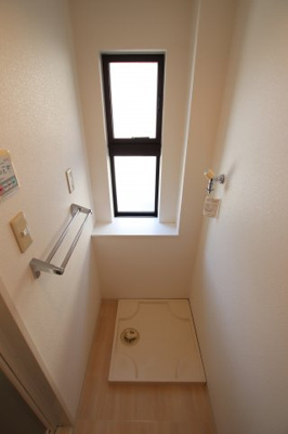 【設備】 | フリーダム | 室内洗濯機置場