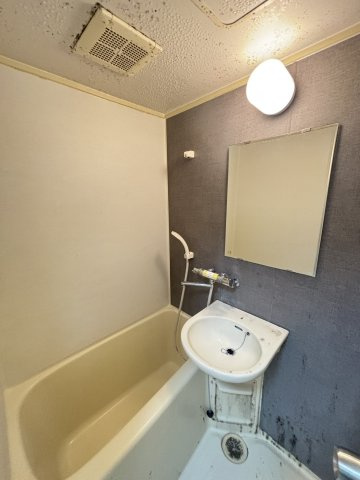 府中市清水が丘１丁目の賃貸マンションの浴室