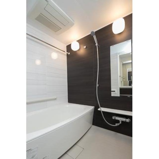 メルクマール京王笹塚レジデンスの浴室|※写真は同タイプ住戸です。