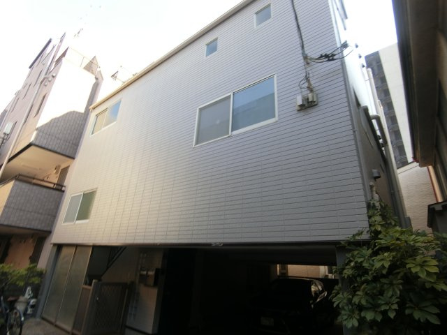 田中ビルの外観|専用の広い屋上バルコニー有♪
