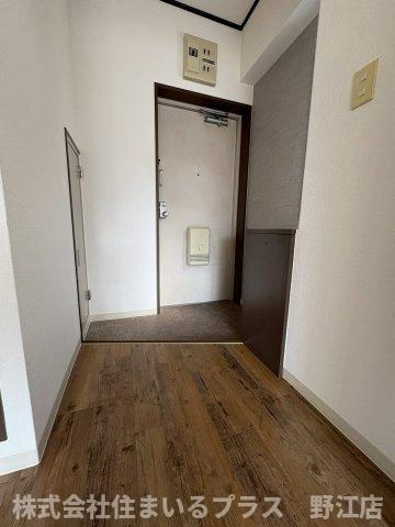 ネイティヴ京橋の玄関