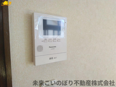 【防犯設備】 | 戸建 久喜市除堀 | TVインターフォンは来訪者の確認にとても便利で安心です。
録画システム付きなので、留守時の確認も可能です。