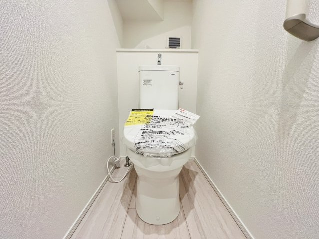 知多市八幡深山口50番103『仲介手数料無料』新築一戸建て・建売のトイレ