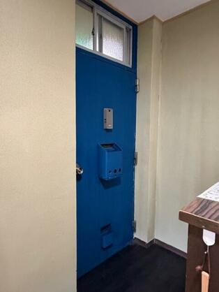 中台工業伊東マンション第1別館の玄関