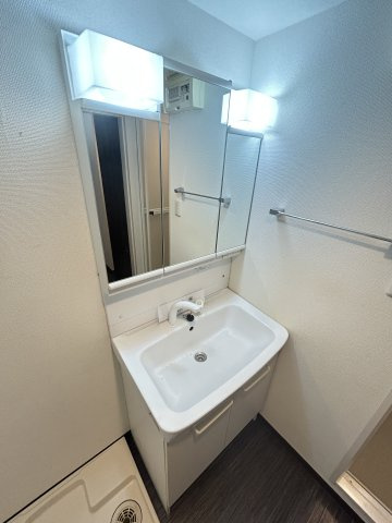 Luminaの洗面所