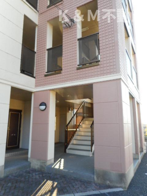 アルトパラーシオのエントランス|建物の内部です