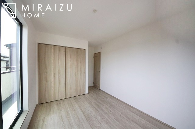 【寝室】 | 建物完成につき、実際のお部屋をごゆっくりご見学いただけます。お休みの日にご家族で見学はいかがでしょう。