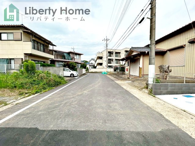 龍ケ崎市姫宮町1期　新築戸建　1号棟の前面道路含む現地写真