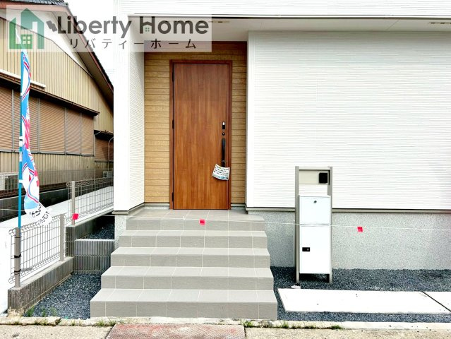 龍ケ崎市姫宮町1期　新築戸建　1号棟のエントランス
