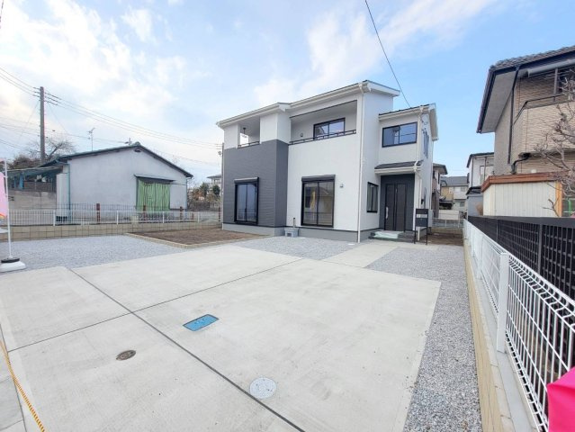 【LiveleGarden】宇都宮市鶴田町 第23 限定１邸の前面道路含む現地写真|〇価格改定になりました〇
全居室6帖以上のゆとり♪2階主寝室にはWICにプラスしてストレージルームも完備☆ゆとりと暮らしやすい実用性を考えた間取りプラン♪ぜひ現地にてご確認くださいませ。
