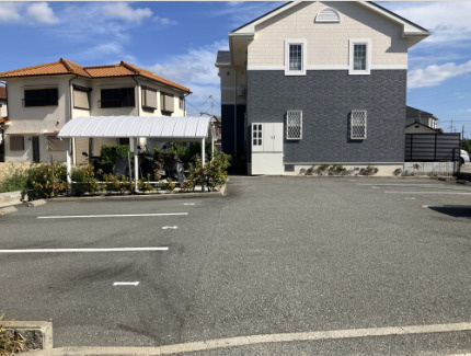 グランディールの駐車場