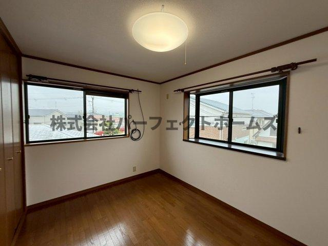 東香里南町戸建　賃貸の洋室|スタンダードな洋室です