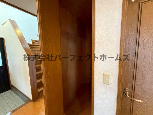 東香里南町戸建　賃貸の収納|たっぷりとした収納スペースです