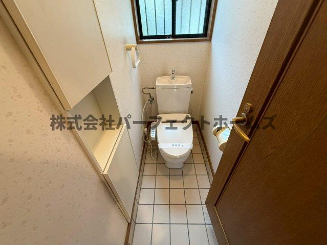 東香里南町戸建　賃貸のトイレ|ゆったりとした空間のトイレです